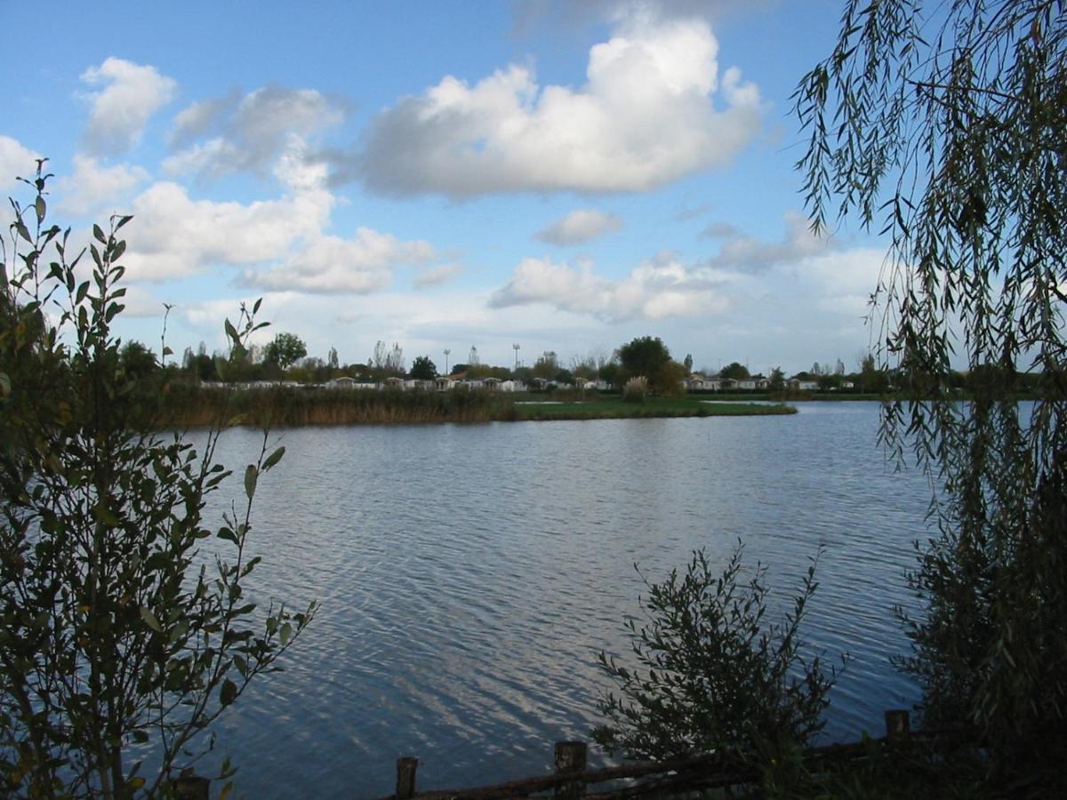 Camping Du Lac De Saujon Exteriér fotografie